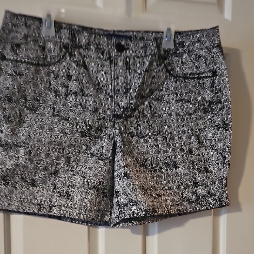 Bandolino Black and White Patterned Jean Shorts